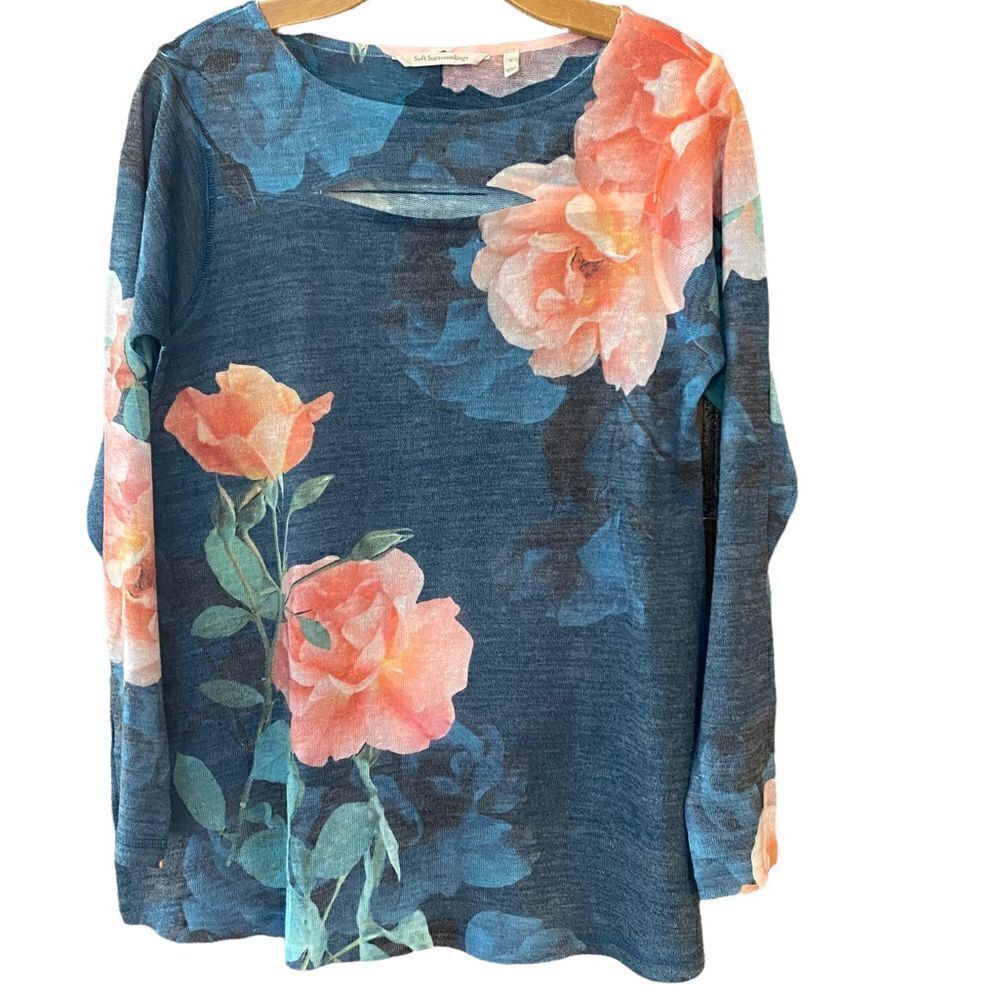 Soft Surroundings Sz S Soft Blue Gray Large Flowers Keyhole Front Light Sweater